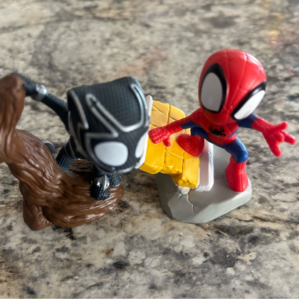 Set of two Spidey tonies